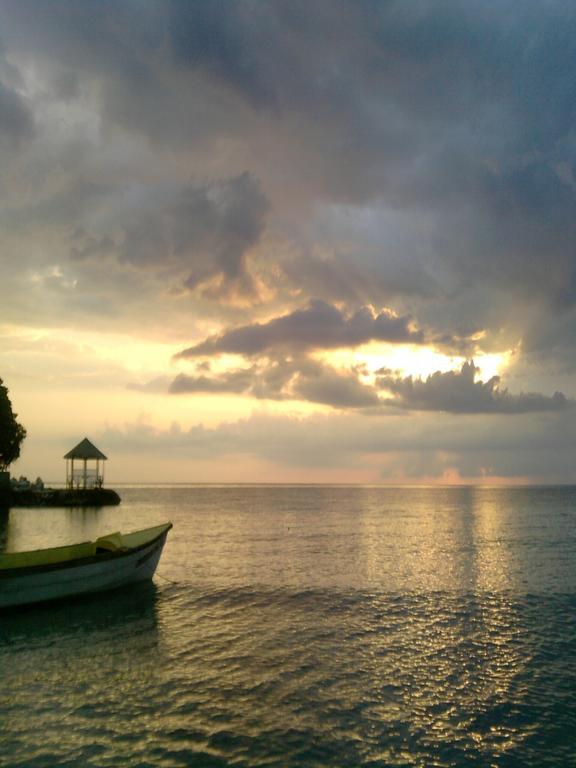 Shades Cottage Guesthouse Blue Hole Extérieur photo