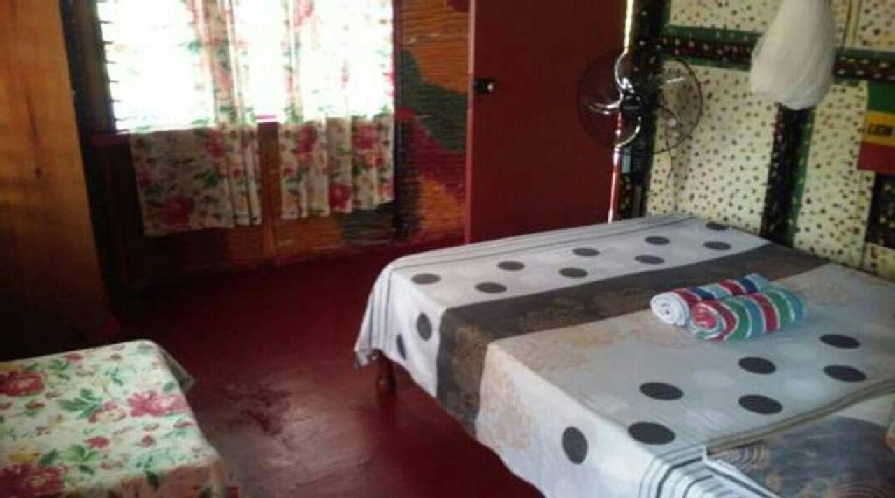 Shades Cottage Guesthouse Blue Hole Extérieur photo